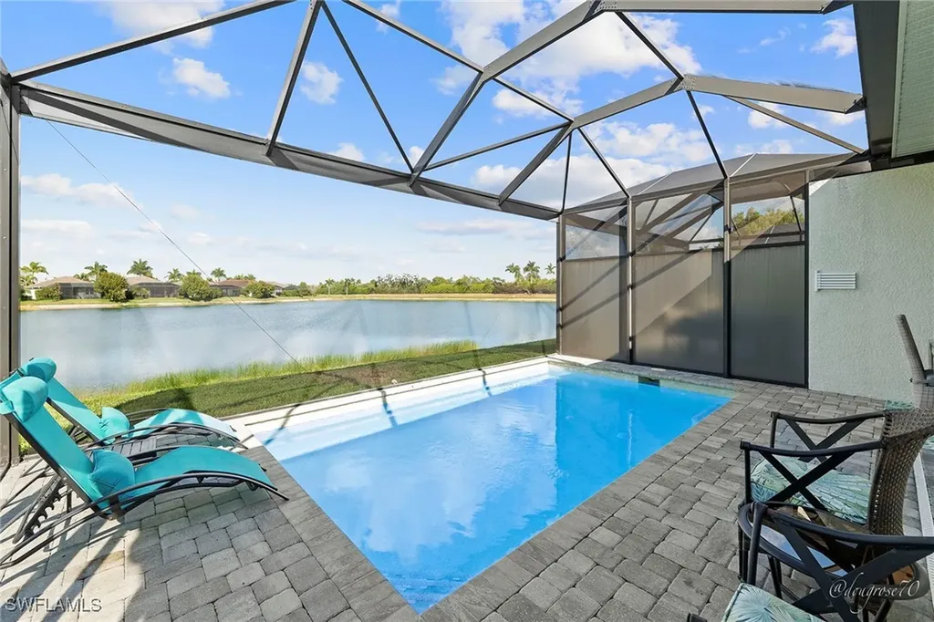 14595 Edgewater Circle Naples FL 34114