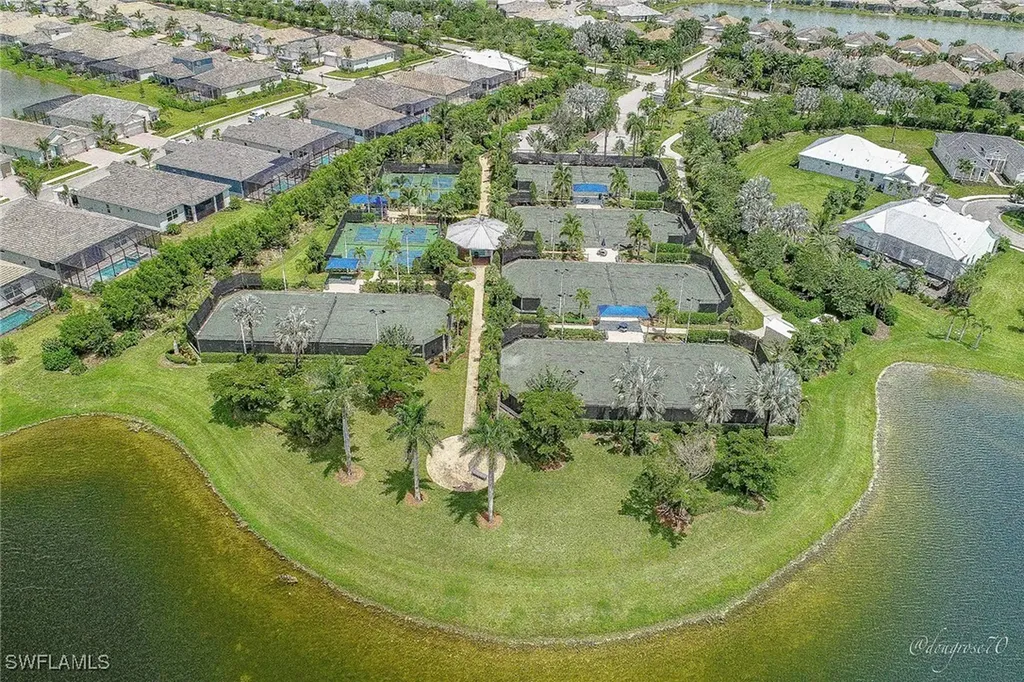 14595 Edgewater Circle Naples FL 34114
