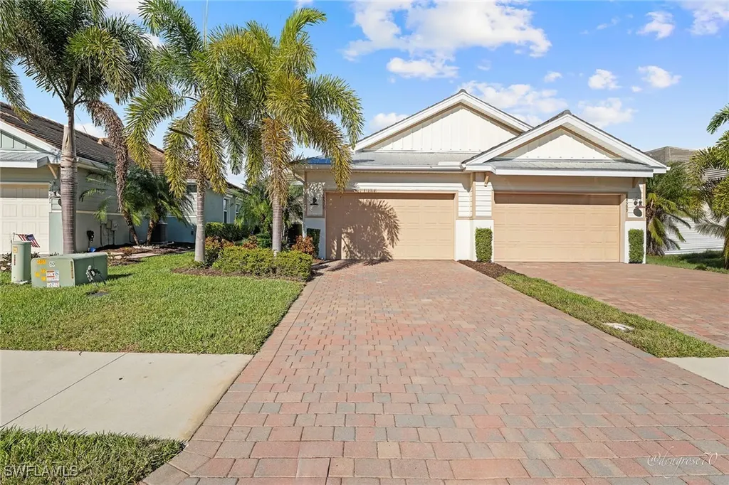 14595 Edgewater Circle Naples FL 34114