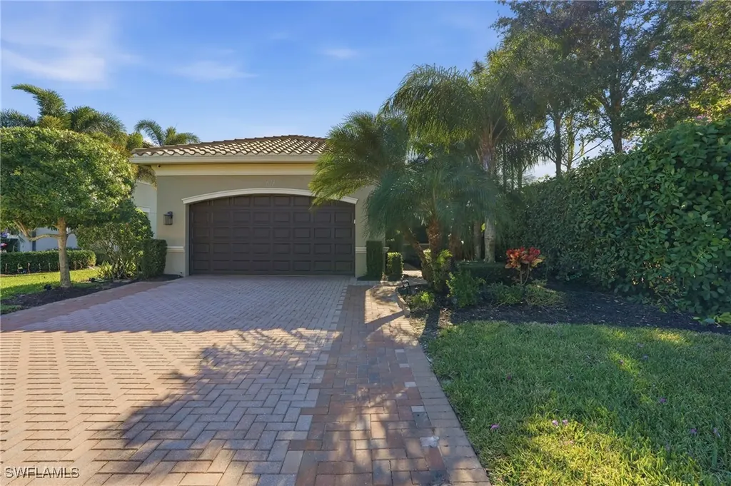 4194 Amelia Way Naples FL 34119