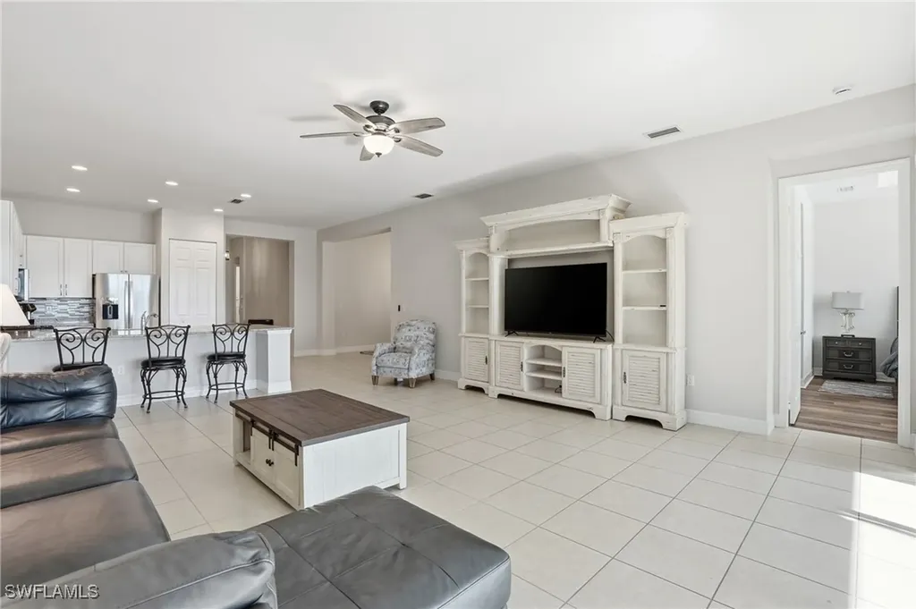 4194 Amelia Way Naples FL 34119