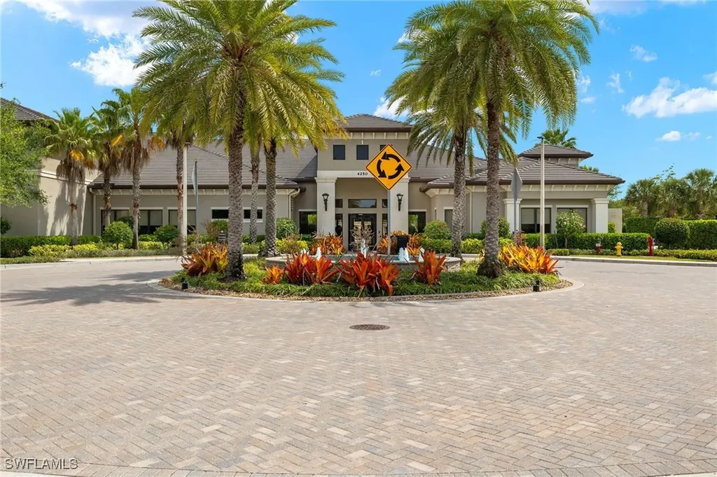 4194 Amelia Way Naples FL 34119