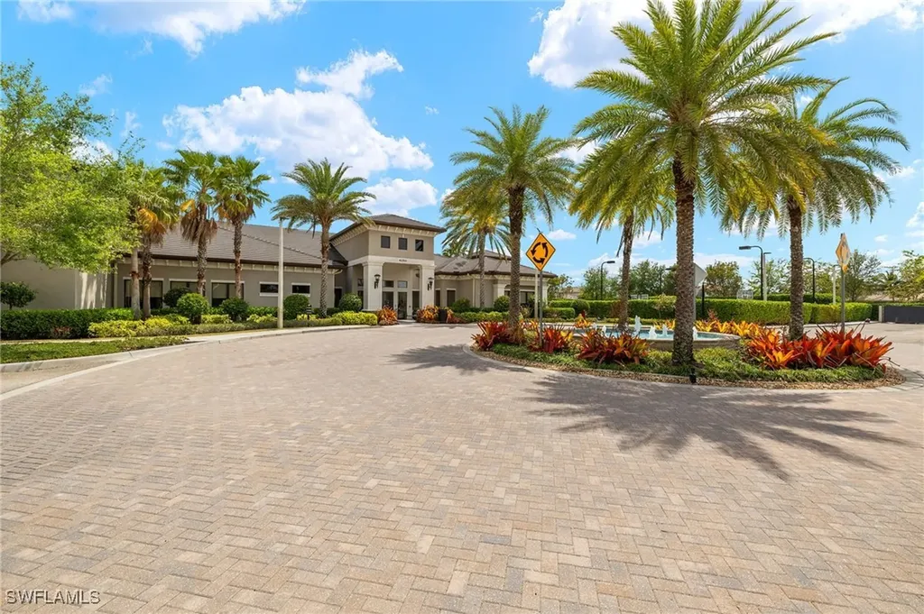 4194 Amelia Way Naples FL 34119