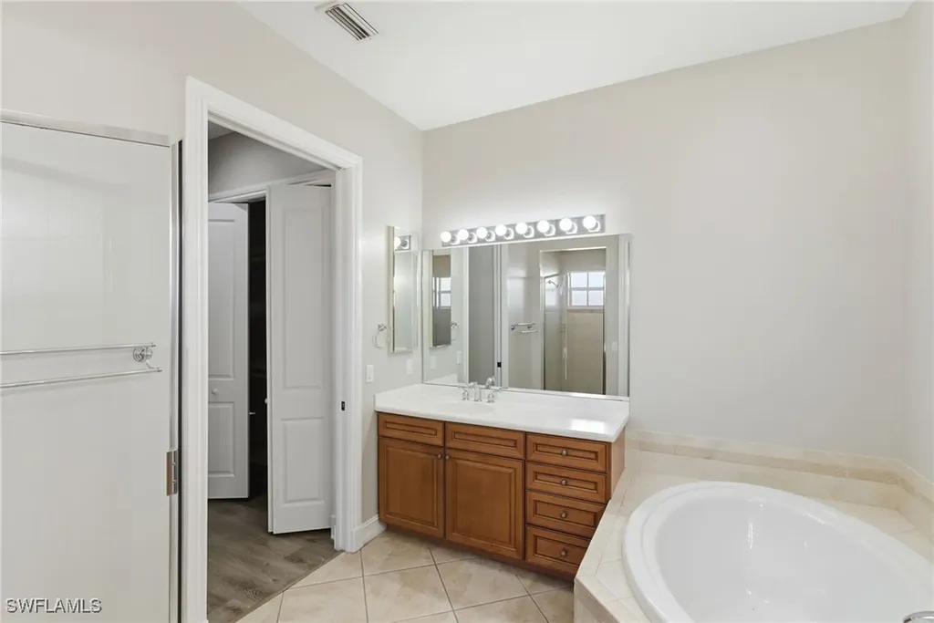 4854 Europa Drive Naples FL 34105