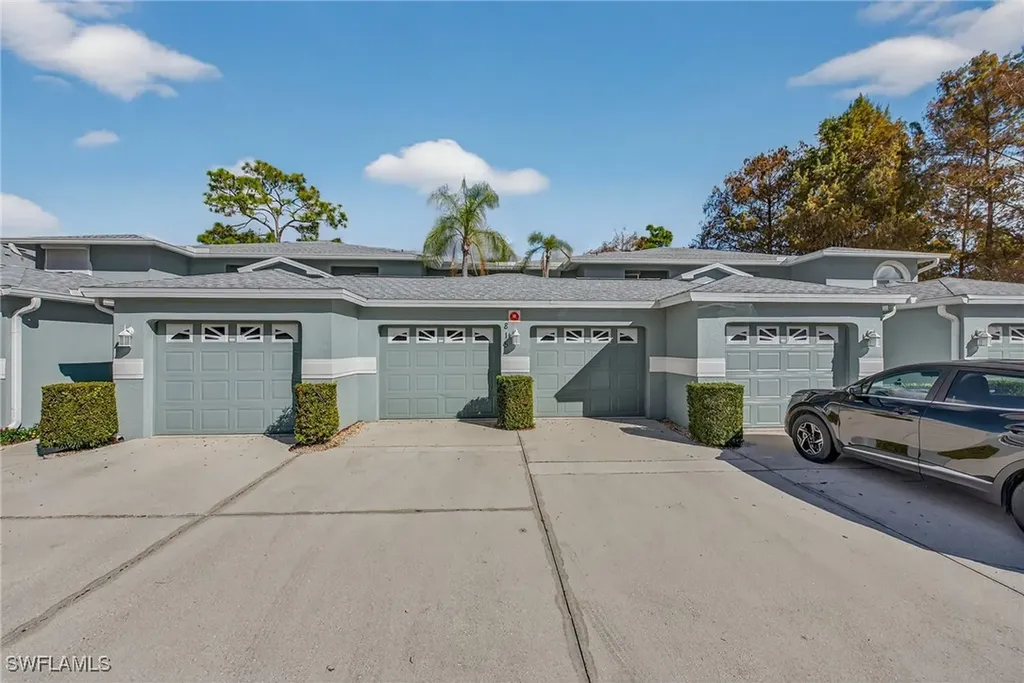 815 New Waterford Drive Naples FL 34104