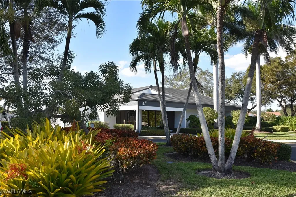 815 New Waterford Drive Naples FL 34104