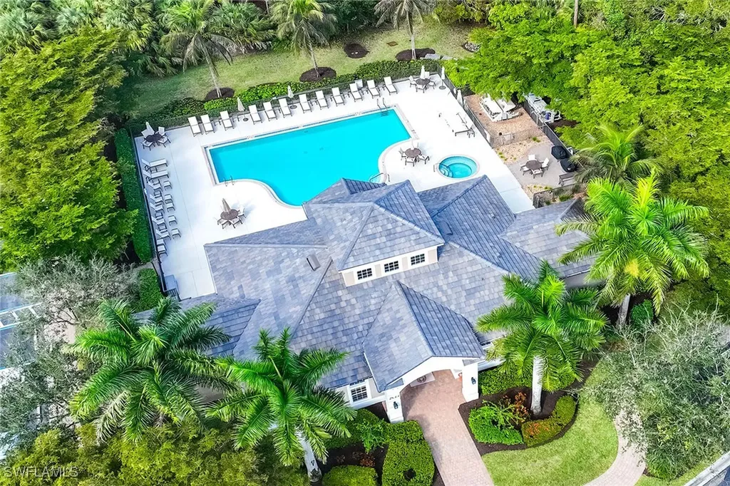 7841 Hawthorne Drive Naples FL 34113