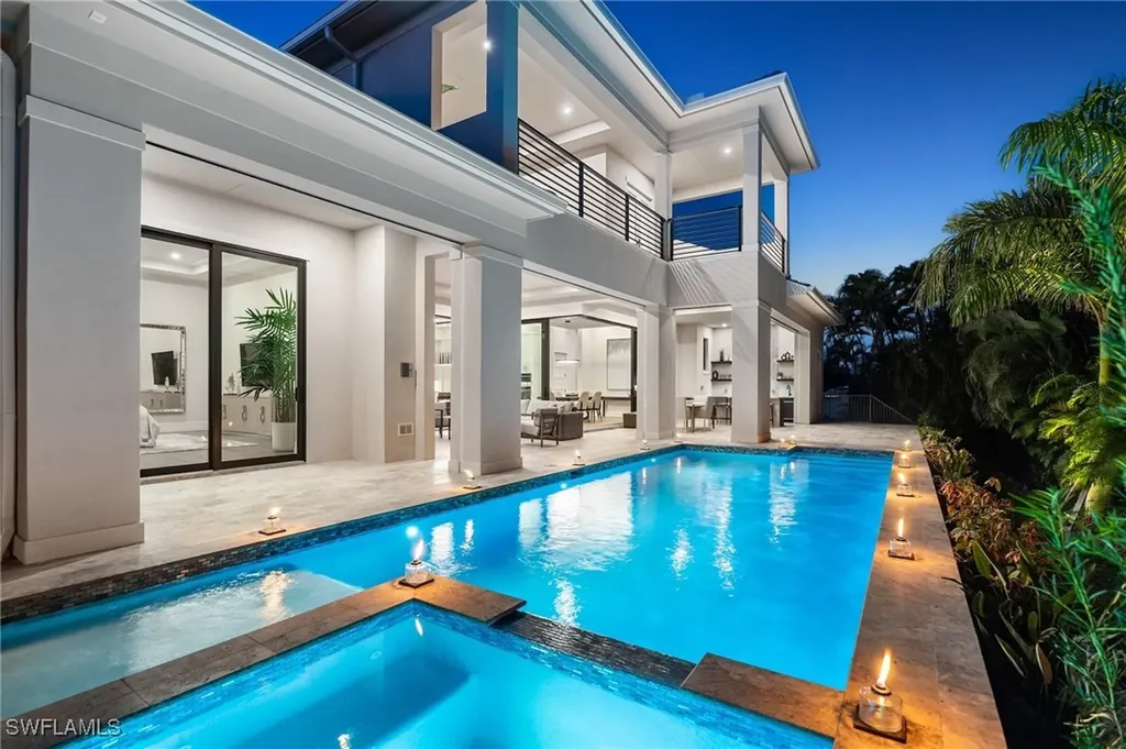 3540 Crayton Road Naples FL 34103