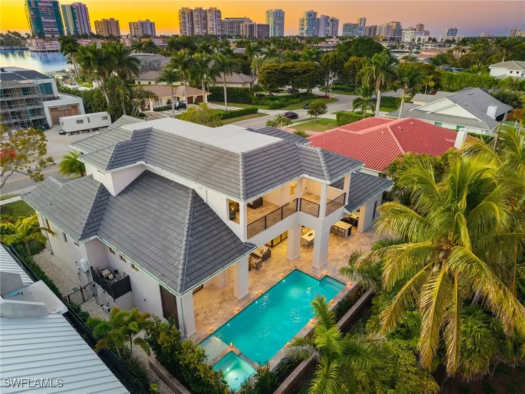 3540 Crayton Road Naples FL 34103