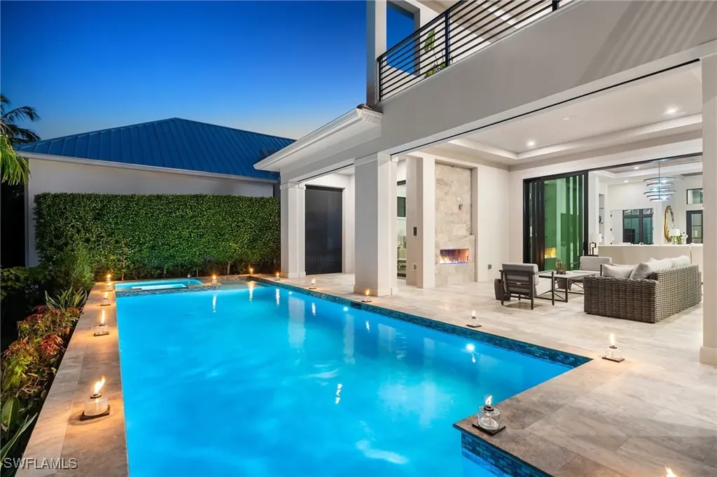 3540 Crayton Road Naples FL 34103