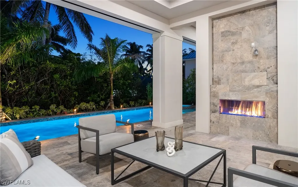 3540 Crayton Road Naples FL 34103