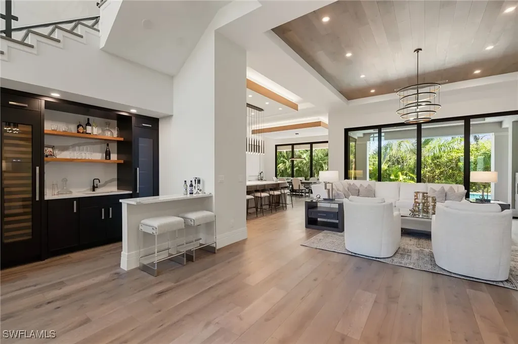 3540 Crayton Road Naples FL 34103