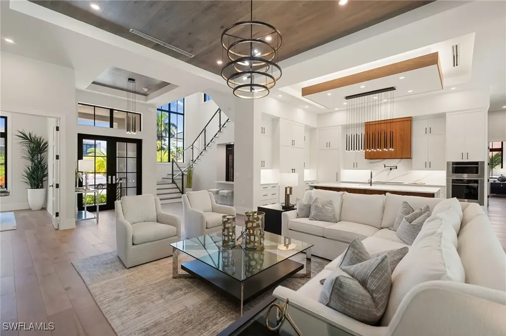 3540 Crayton Road Naples FL 34103