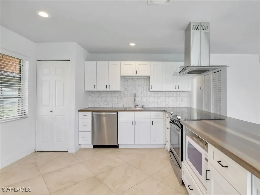 1400 Pompei Lane Naples FL 34103