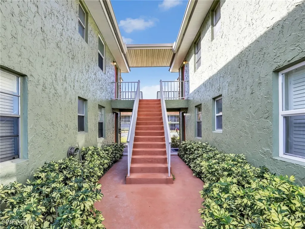 1400 Pompei Lane Naples FL 34103