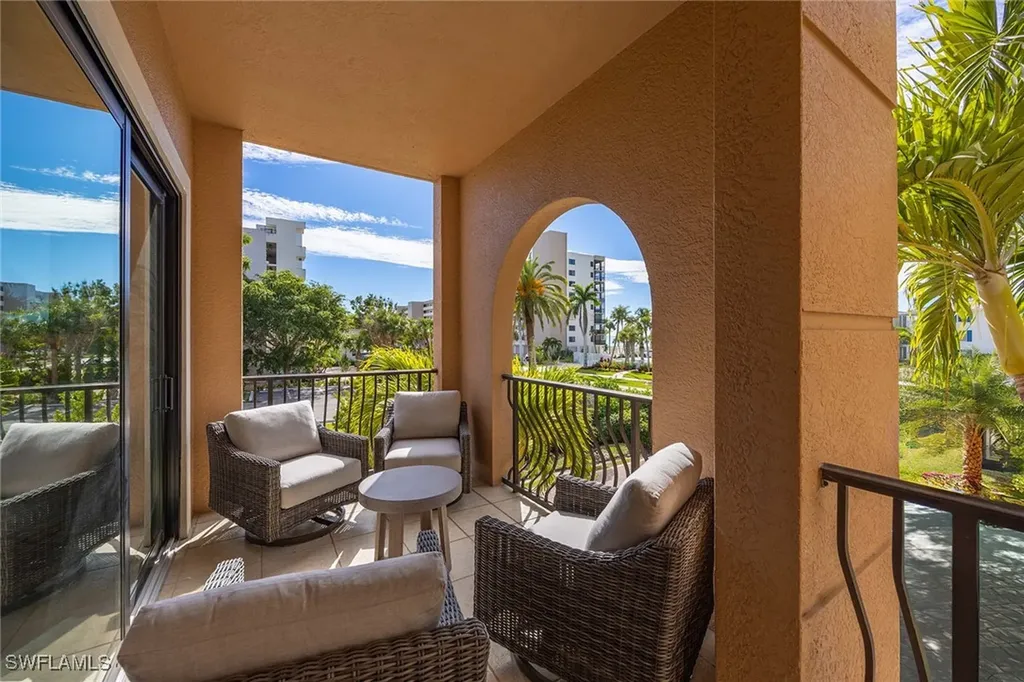 10620 Gulf Shore Drive Naples FL 34108