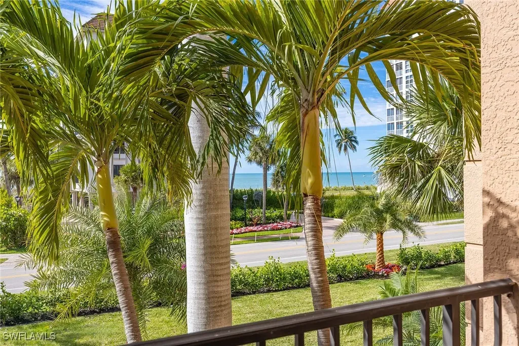 10620 Gulf Shore Drive Naples FL 34108