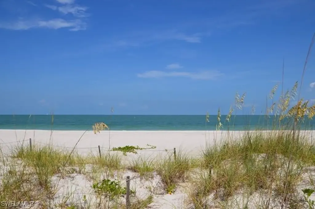 56 Gulf Shore Boulevard S Naples FL 34102