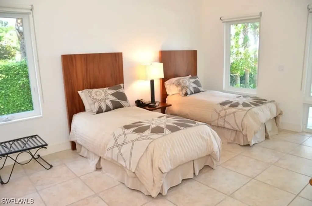 56 Gulf Shore Boulevard S Naples FL 34102