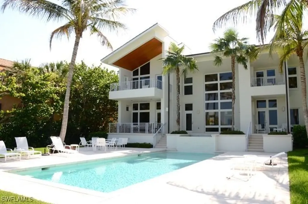 56 Gulf Shore Boulevard S Naples FL 34102