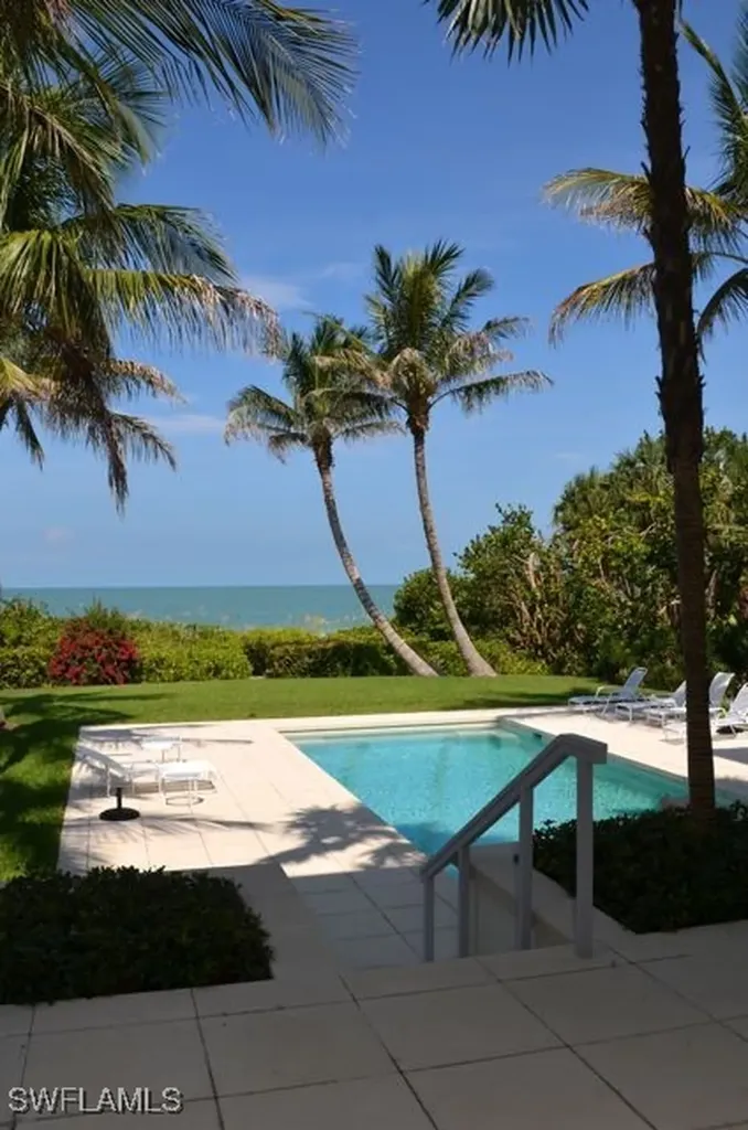 56 Gulf Shore Boulevard S Naples FL 34102