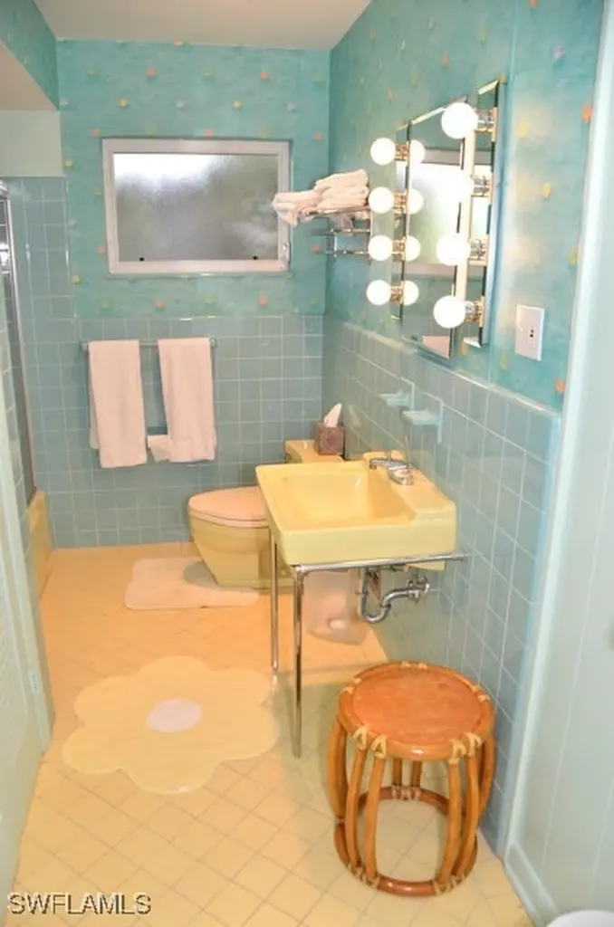 56 Gulf Shore Boulevard S Naples FL 34102