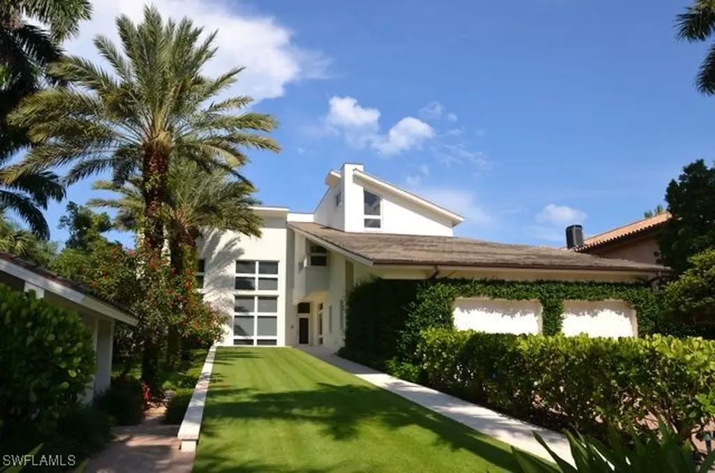 56 Gulf Shore Boulevard S Naples FL 34102