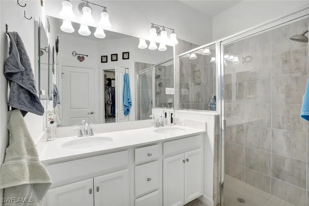 1653 Alameda Drive Naples FL 34120