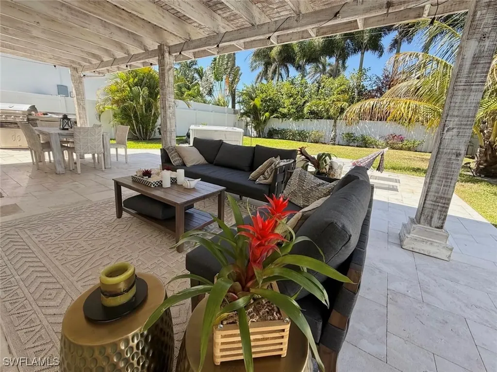 771 94th Avenue N Naples FL 34108