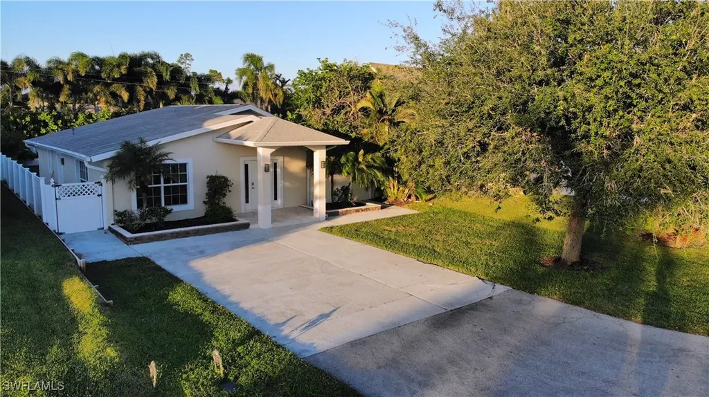771 94th Avenue N Naples FL 34108