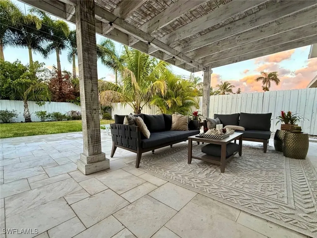 771 94th Avenue N Naples FL 34108