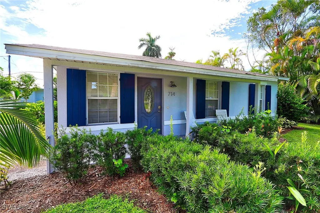 714 11th Street N Naples FL 34102