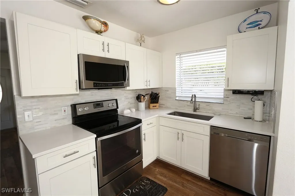 714 11th Street N Naples FL 34102