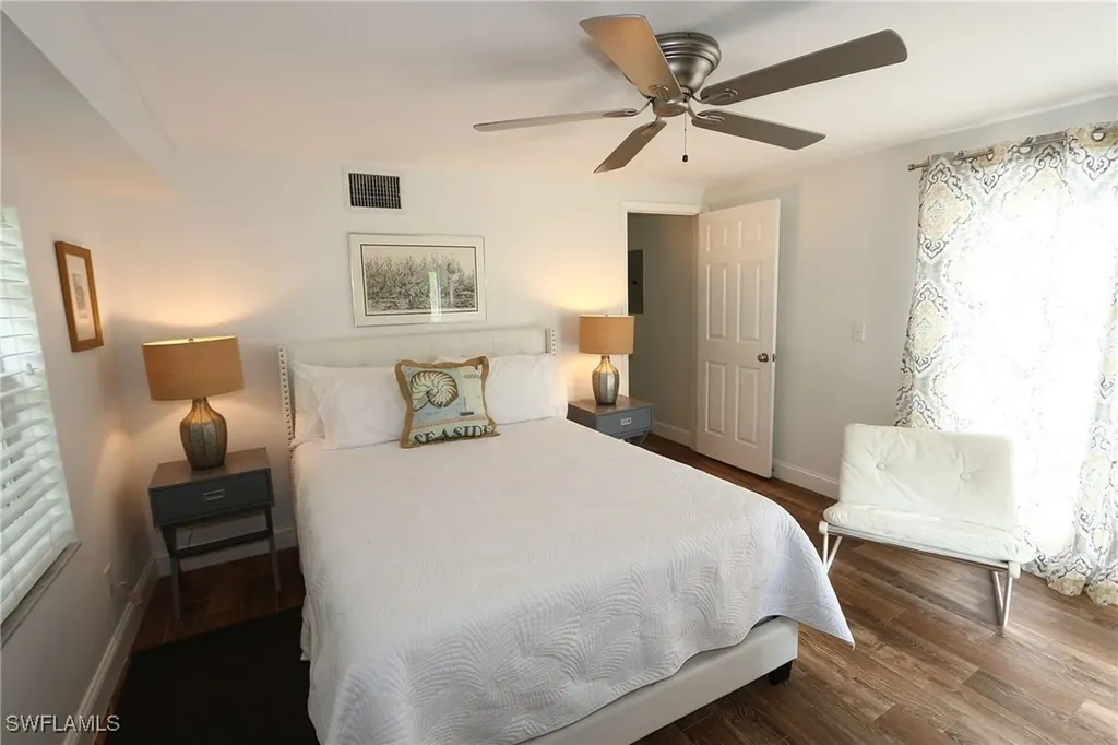714 11th Street N Naples FL 34102