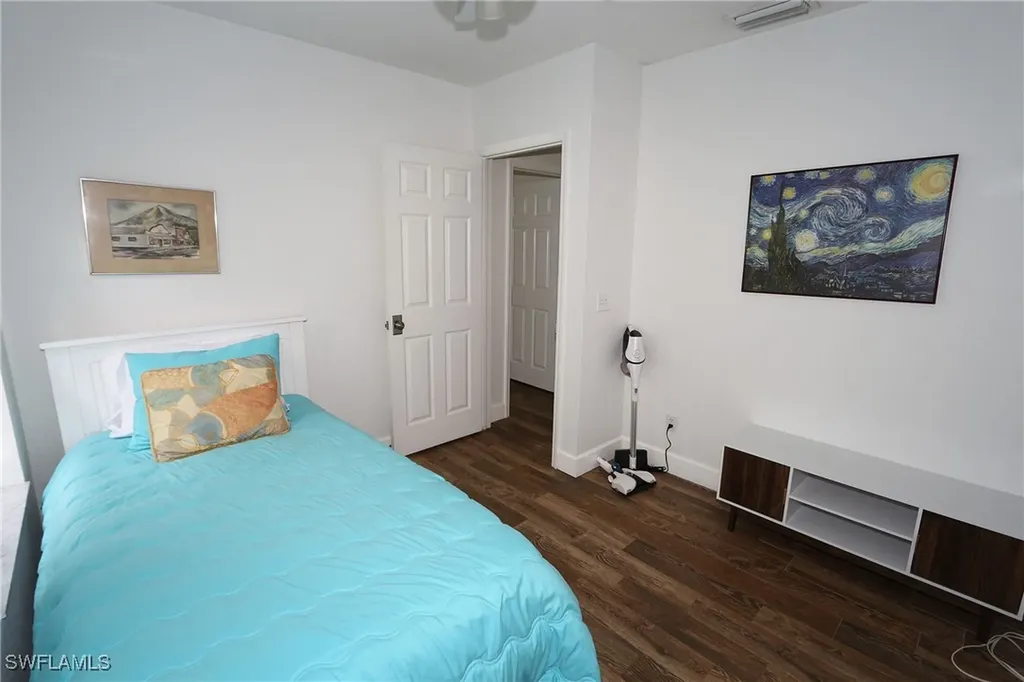 714 11th Street N Naples FL 34102