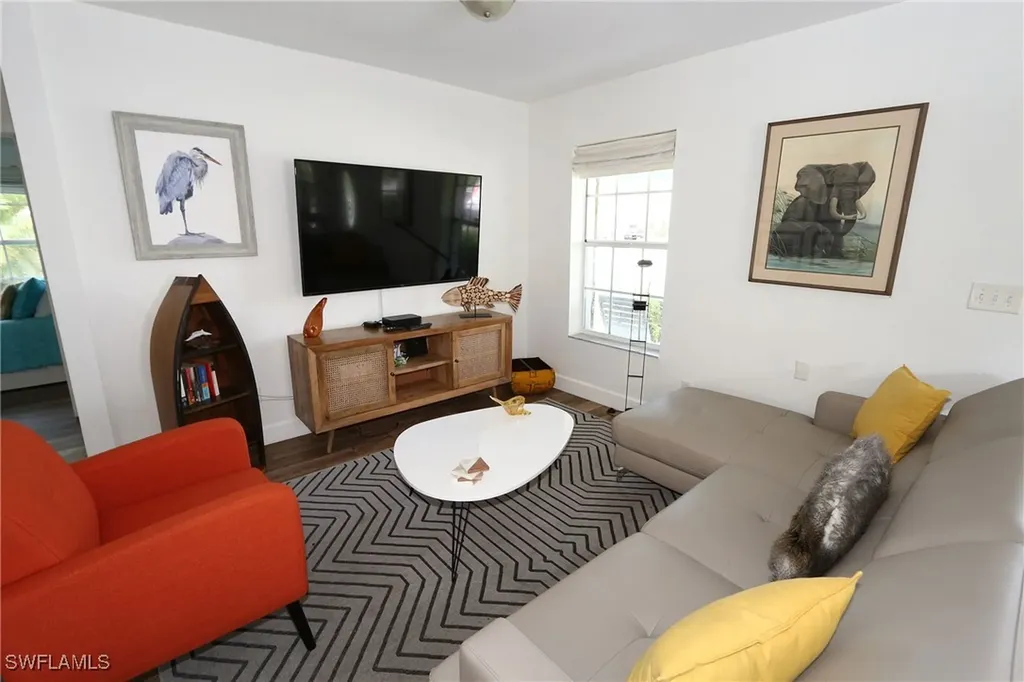 714 11th Street N Naples FL 34102