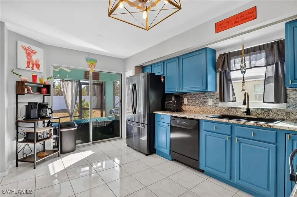 1105 SW 11th Place Cape Coral FL 33991