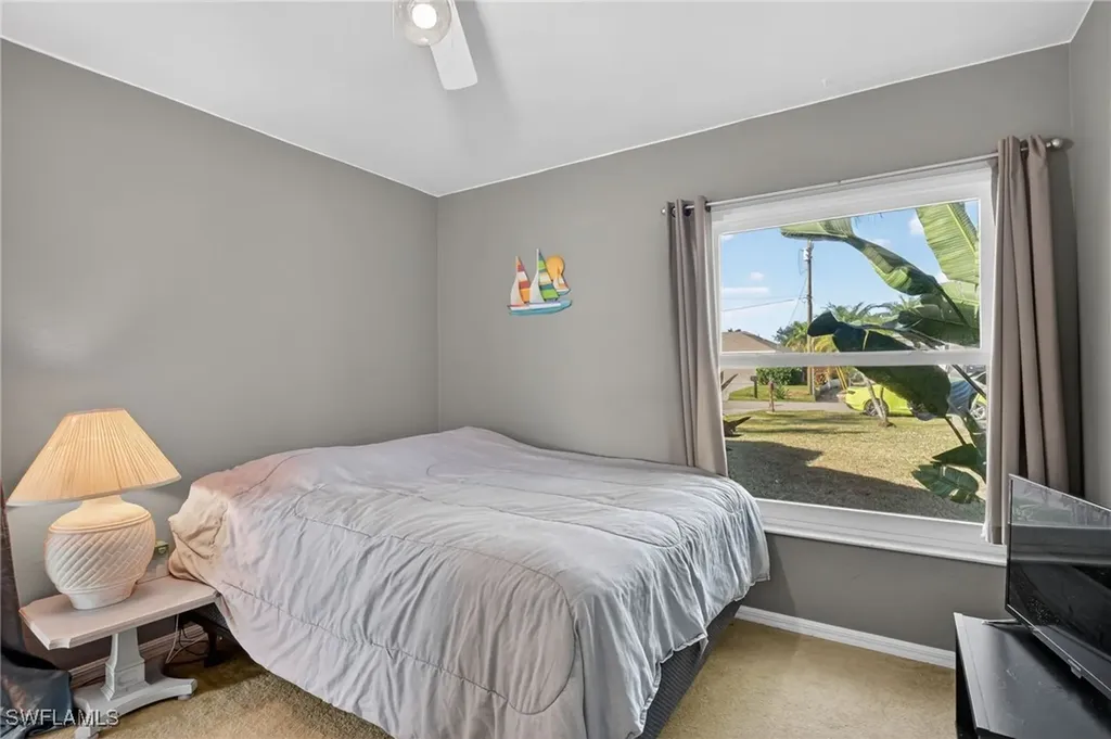 1105 SW 11th Place Cape Coral FL 33991