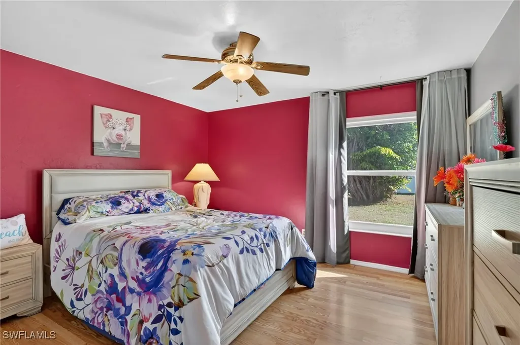 1105 SW 11th Place Cape Coral FL 33991