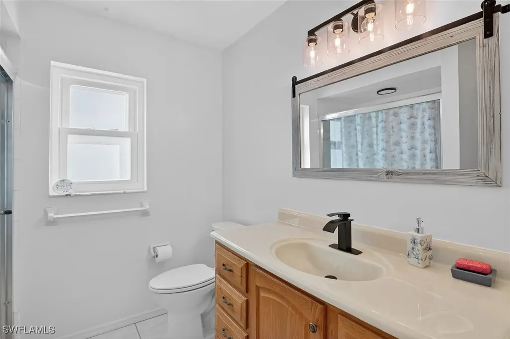 1105 SW 11th Place Cape Coral FL 33991