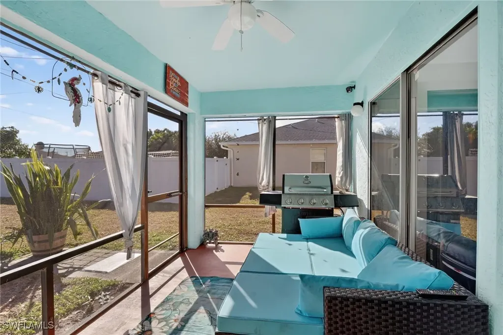 1105 SW 11th Place Cape Coral FL 33991