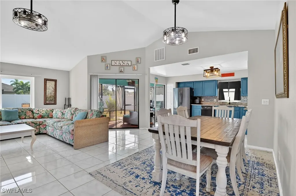 1105 SW 11th Place Cape Coral FL 33991