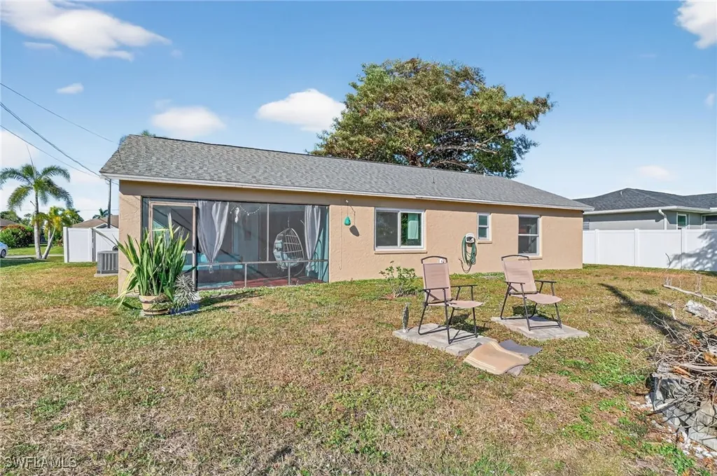 1105 SW 11th Place Cape Coral FL 33991