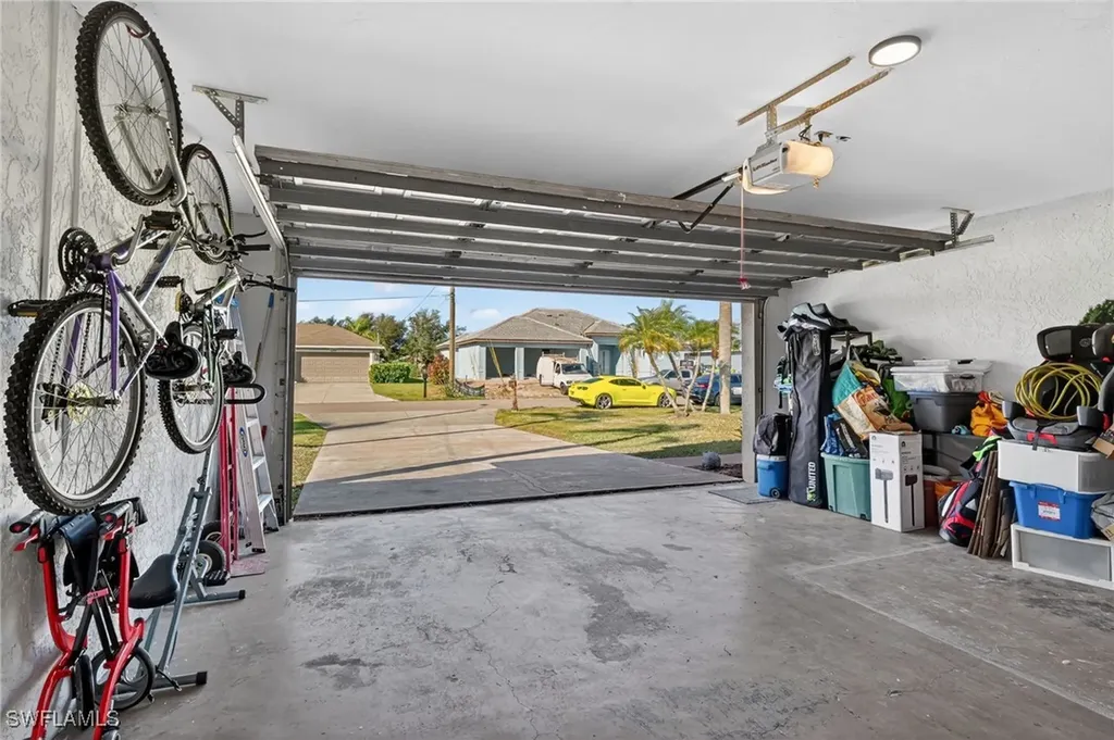 1105 SW 11th Place Cape Coral FL 33991