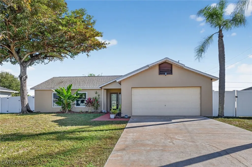 1105 SW 11th Place Cape Coral FL 33991