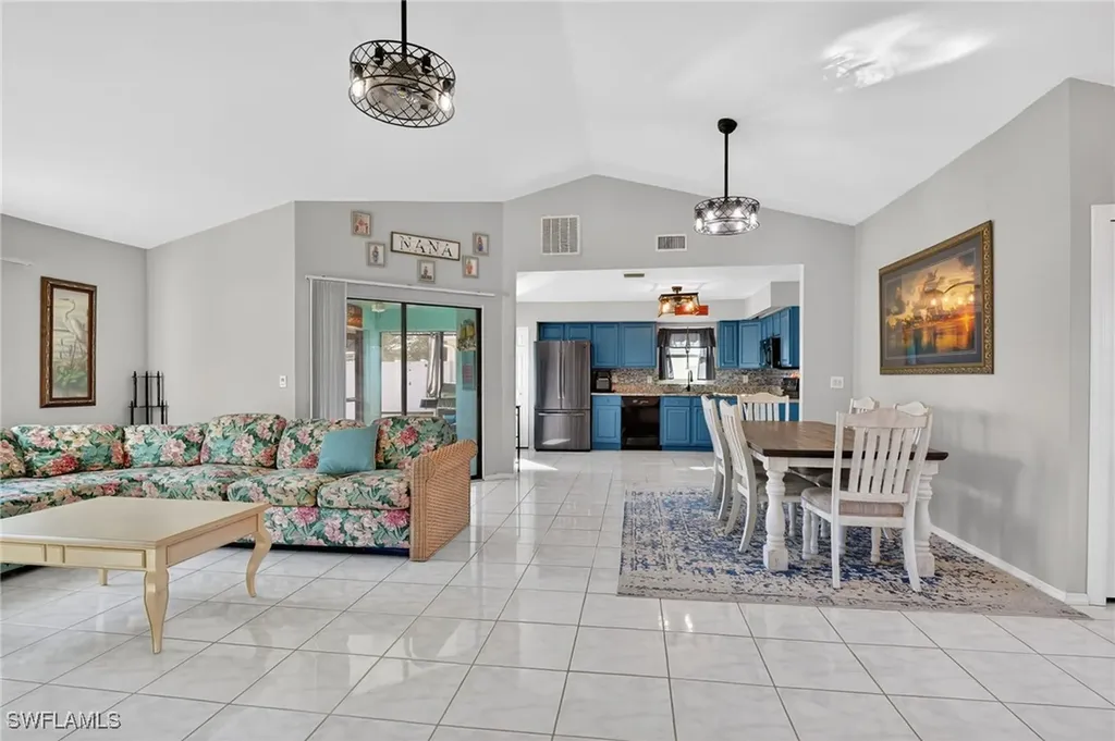 1105 SW 11th Place Cape Coral FL 33991