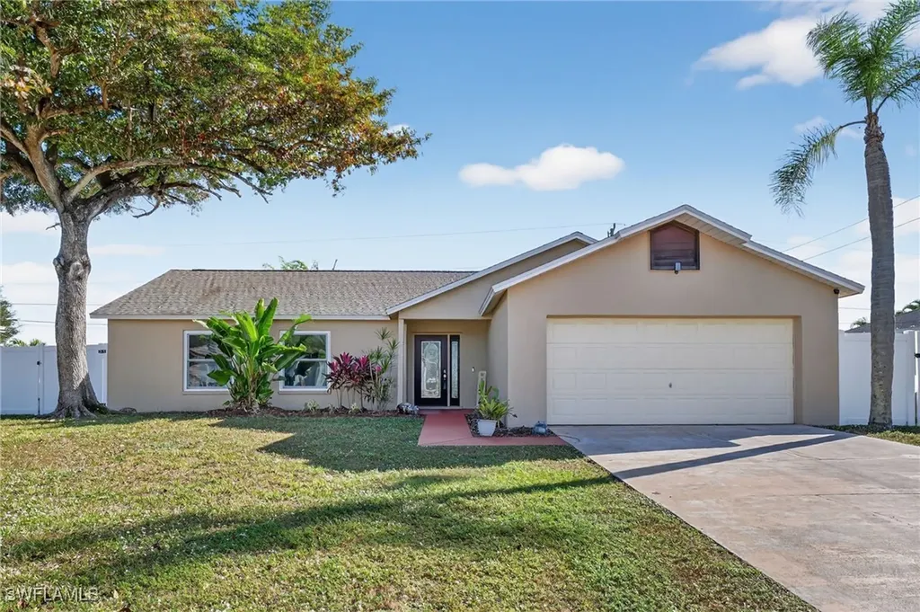 1105 SW 11th Place Cape Coral FL 33991