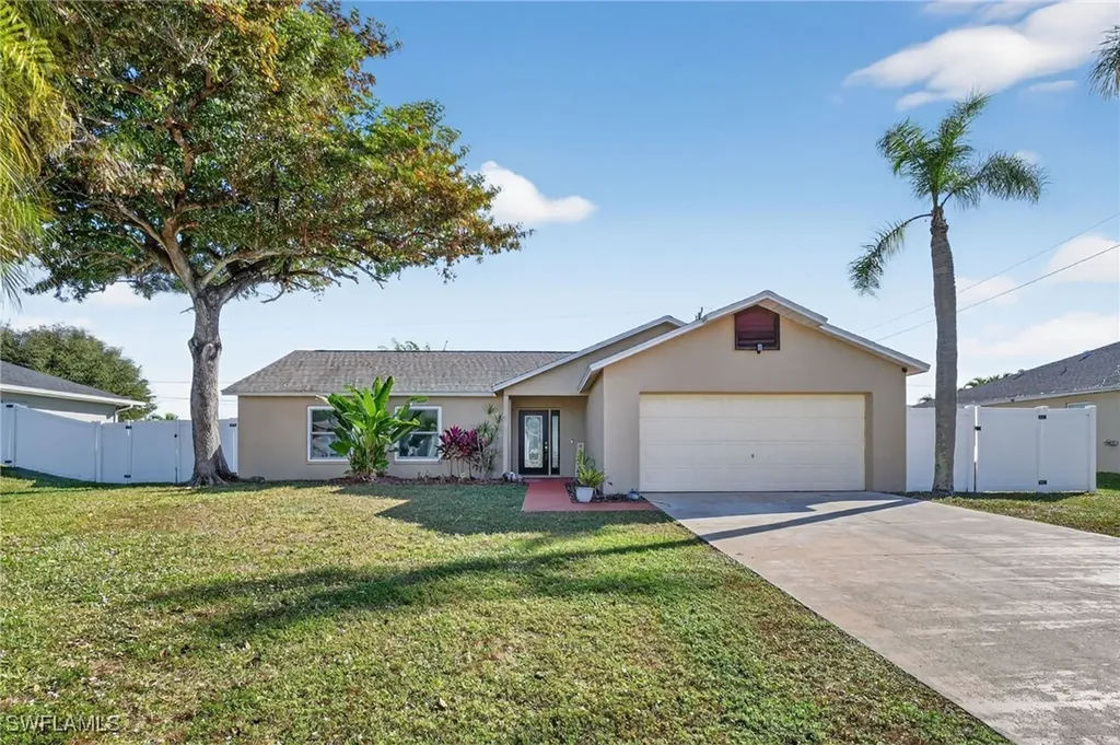 1105 SW 11th Place Cape Coral FL 33991