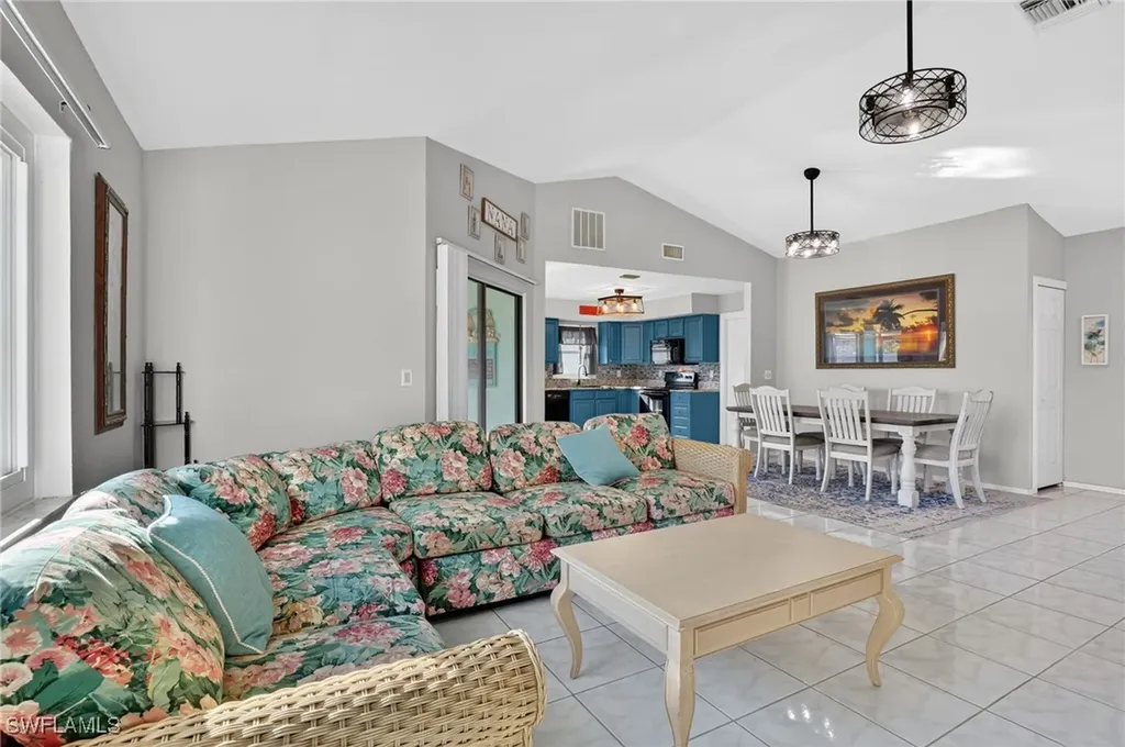 1105 SW 11th Place Cape Coral FL 33991