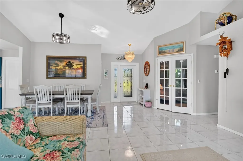 1105 SW 11th Place Cape Coral FL 33991